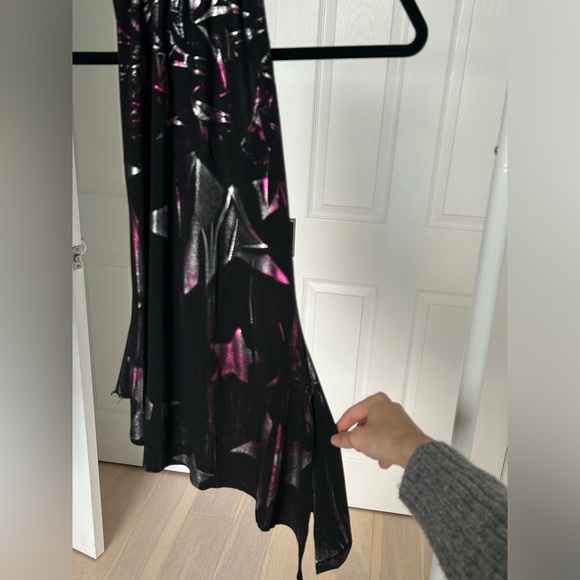 Halter neck top with low back - Picture 3 of 3